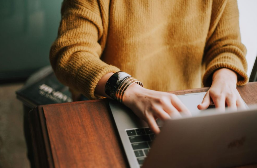 НДС и налог на прибыль в контуре маркетплейсов: книга продаж, декларация по НДС, «налог на прибыль Ozon» и нюансы для самозанятых