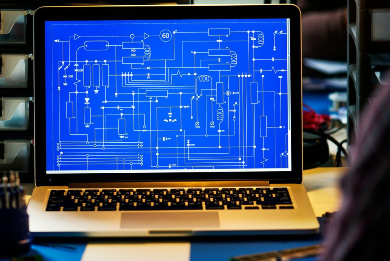 Мошеннические возвраты и подмены на Ozon и WB: как оформить кейс, какие доказательства нужны и как снизить риск повторения