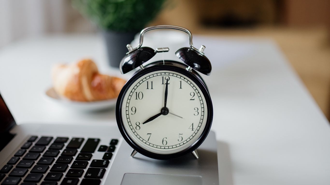 Отчёт комиссионера WB/Ozon в 1С: как загрузить, сверить выплаты и удержания и закрыть месяц без ручных таблиц