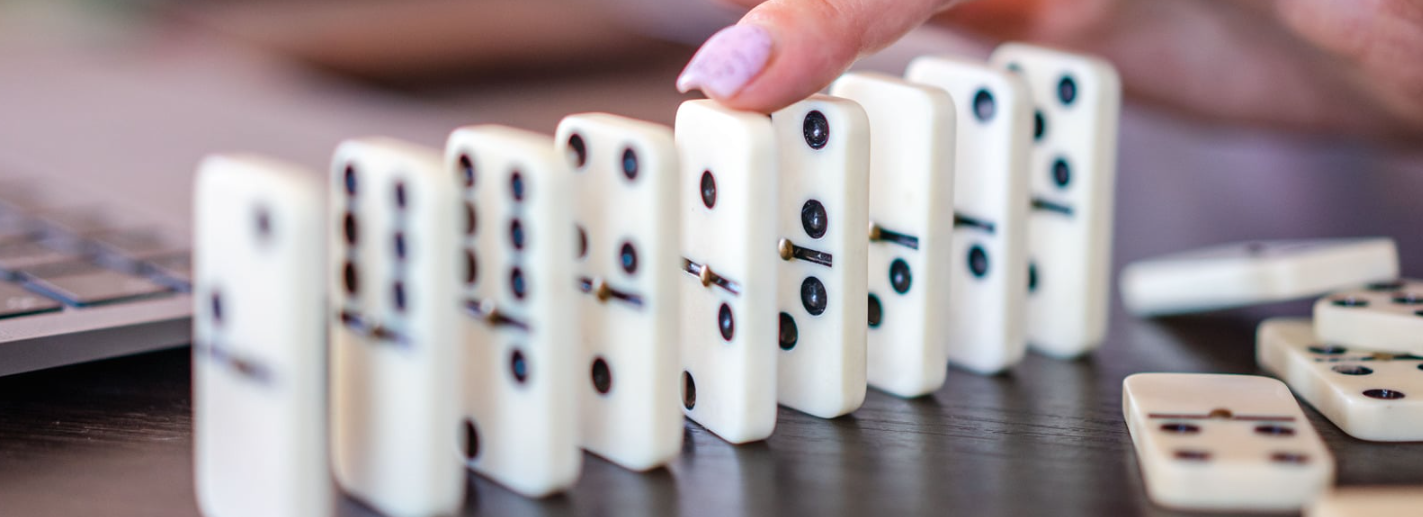 Маркировка ↔ отчёты маркетплейсов ↔ учёт: как выстроить еженедельную сверку, чтобы коды, остатки и деньги всегда сходились