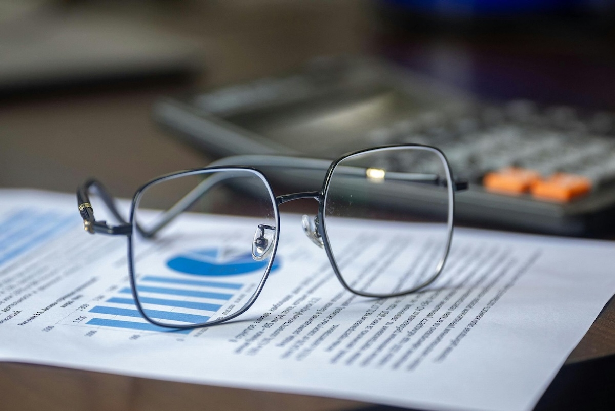 Как учитывать комиссии и вознаграждения маркетплейсов: Ozon, Wildberries и отчёт комиссионера