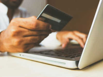 Выплаты Ozon Seller в 2026 году: как устроены, когда приходят и как вывести деньги на расчётный счёт