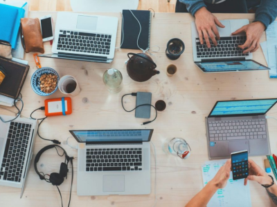 Выбор организационной формы для продаж на маркетплейсах в 2025 году: ИП, ООО или самозанятость