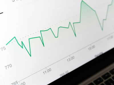 Падение и рост продаж на Озон: полное руководство для селлеров в 2025 году